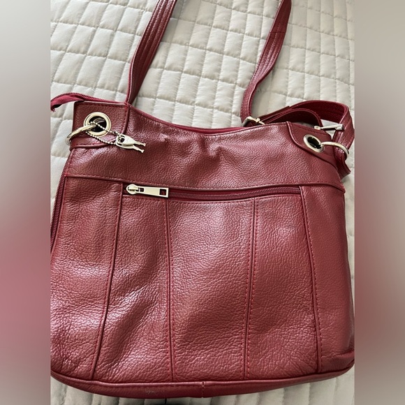 Roma Deep Red Leather Conceal Carry Shoulder Bag - Picture 3 of 10